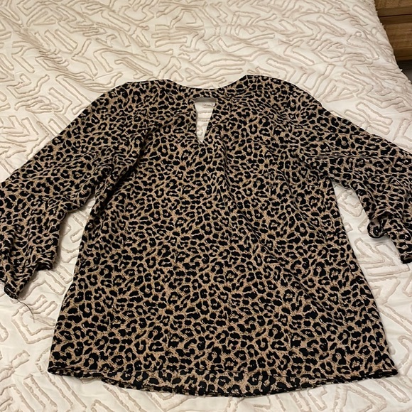 Leopard print top with bell sleeves size 10 - Picture 1 of 7